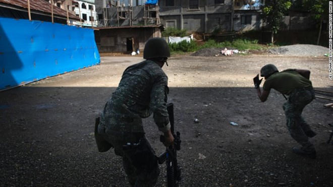Quân đội Philippine diệt gần 90 tay súng IS trong trận chiến Marawi.