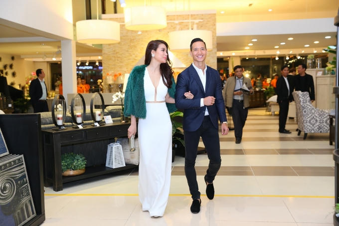 Cặp đôi Trương Ngọc Ánh - Kim Lý tình tứ sánh đôi trong sự kiện