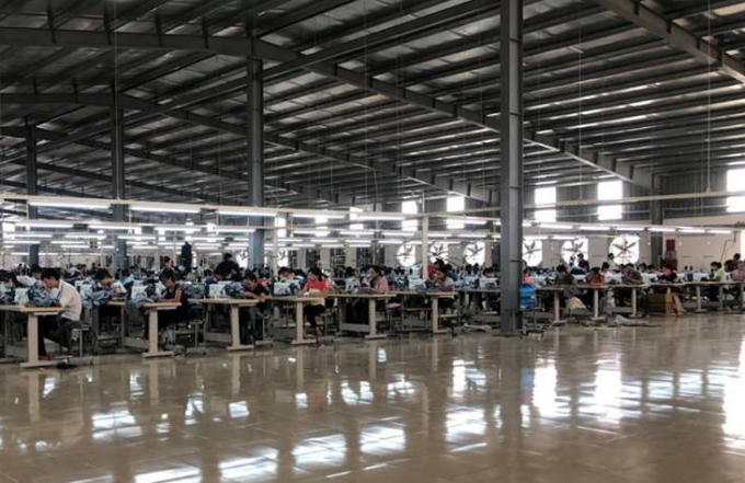 Khu vực xưởng sản xuất của Công ty CP May Vietdaz. (Ảnh: A.T)