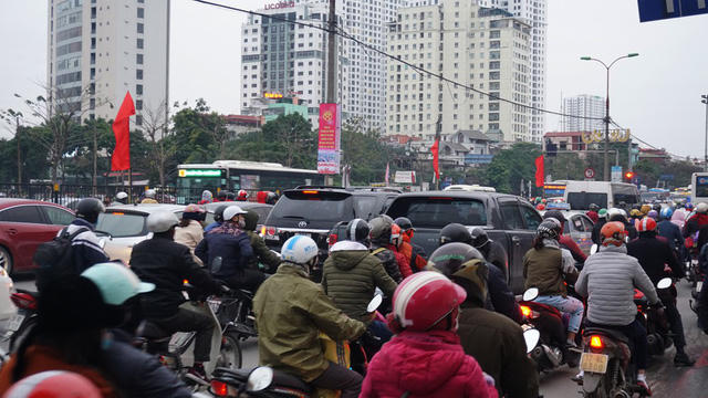 Đường Giải Phóng ùn tắc kéo dài.