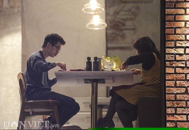 nhung phut giay ngot ngao cua gioi tre ha noi trong dem valentine hinh anh 12
