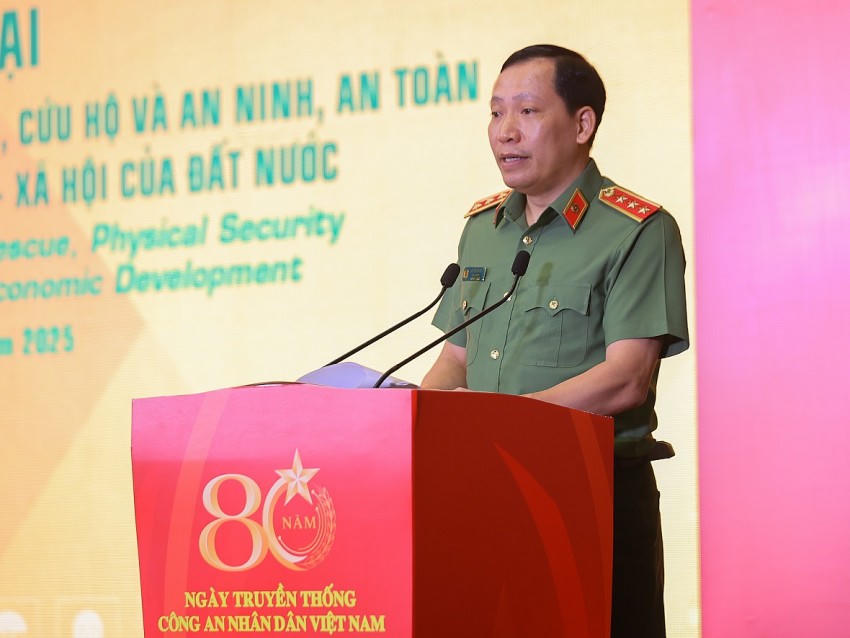 Thứ trưởng Bộ Công an, Thượng tướng Lê Văn Tuyến phát biểu tại diễn đàn.