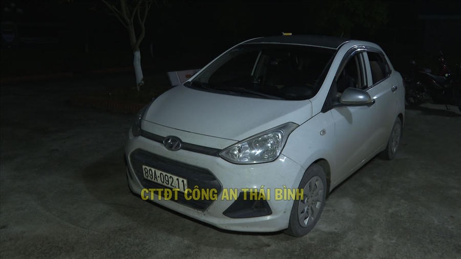  Xe ôtô cùng tang vật của đối tượng bị bắt giữ. Ảnh: CA Thái Bình