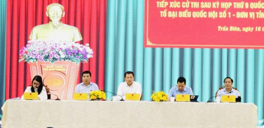 Các đại biểu Quốc hội Tổ số 1, thuộc Đoàn đại biểu Quốc hội tỉnh Đồng Nai, đã có buổi tiếp xúc cử tri tại phường Trấn Biên.