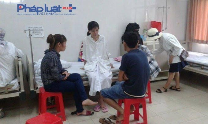 Chị Hoàng Thúy Hương tại bệnh viện phụ sản Hà Nội. (Ảnh: Gia đình cung cấp)