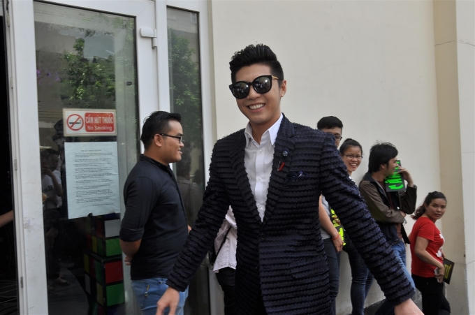 Là một trong số những nghệ sỹ hot nhất hiện nay, Noo luôn biết cách làm mới hình ảnh của mình trong mắt khán giả với phong cách thời trang đa dạng, thời thượng. Nụ cười dễ “hớp hồn’’ người hâm mộ của giọng ca “Cause I love you”.