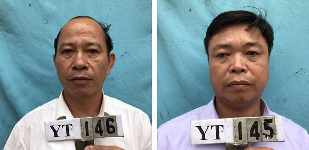 Hai vị cán bộ bị bắt trên sới bạc.