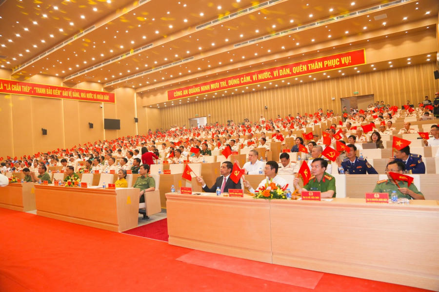 Quang cảnh buổi lễ gặp mặt kỷ niệm 80 năm Ngày truyền thống Công an nhân dân.
