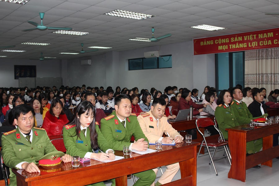 Các đại biểu dự hội nghị tuyên truyền