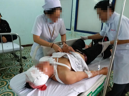 Có 24 y, BS chăm sóc bệnh nhân bị tai nạn có nguy cơ bị phơi nhiễm HIVẢNH: P.A