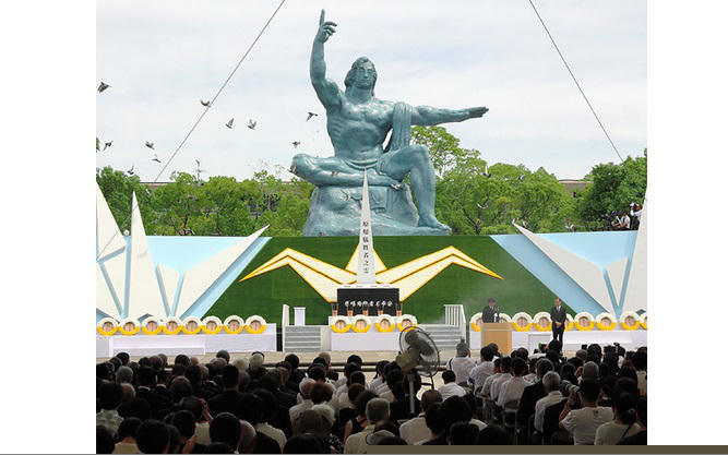 Thành phố Nagasaki của Nhật Bản hôm 9/8 tổ chức các hoạt động kỷ niệm lần thứ 74 ngày Mỹ ném bom nguyên tử xuống thành phố này trong Thế chiến 2. Ảnh: Asahi.