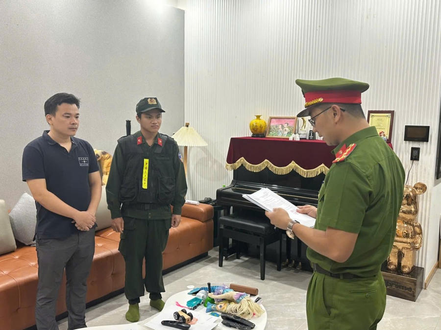 Công an khởi tố bị can Tô Hồng Trà, Giám đốc chi nhánh Sở giao dịch GFDI tại Đà Nẵng (Ảnh: Công an Đà Nẵng).