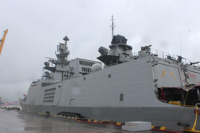INS Satpura là tàu hộ vệ lớp Shivalik Project 17 của Hải quân Ấn Độ và bắt đầu được đưa vào biên chế từ năm 2011. Tàu do công ty đóng tàu nhà nước Ấn Độ Mazagon Dockyards Limited chế tạo.