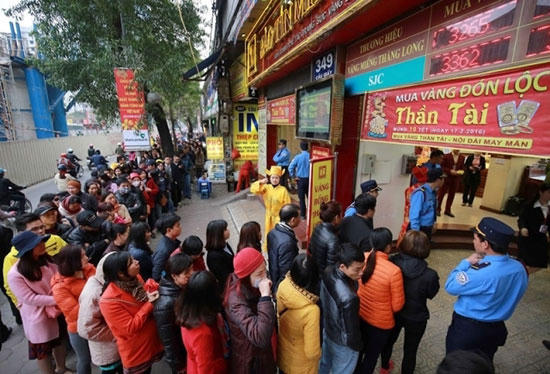 Kinh nghiệm mua vàng ngày vía Thần Tài. Ảnh: Internet
