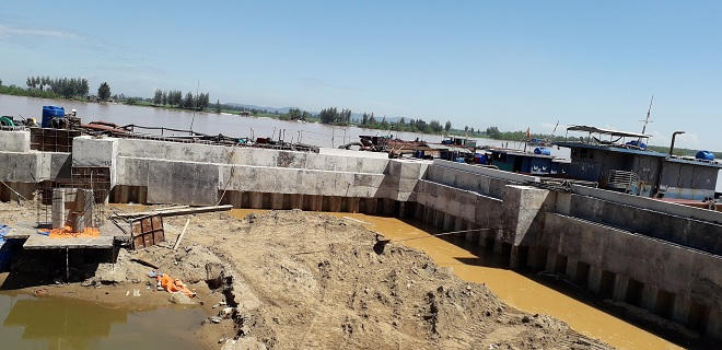 C&ocirc;ng tr&igrave;nh lấn s&ocirc;ng M&atilde; được Cty Hồng Cường ngang nhi&ecirc;n bất chấp lệnh cấm của c&aacute;c cơ quan ban ng&agrave;nh tỉnh Thanh H&oacute;a