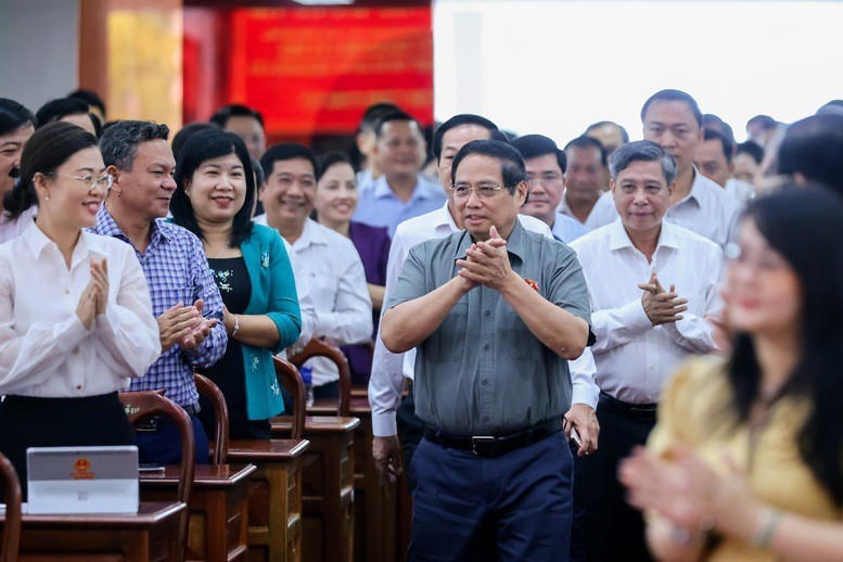 Thủ tướng cùng các ĐBQH tiếp xúc cử tri tại Cần Thơ.
