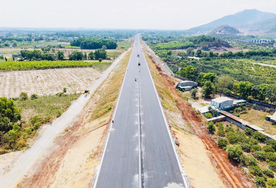 Đến ngày 30/3, công tác giải phóng mặt bằng tại đoạn đầu tuyến dự án thành phần 1 cao tốc Biên Hòa - Vũng Tàu cơ bản đã hoàn tất.