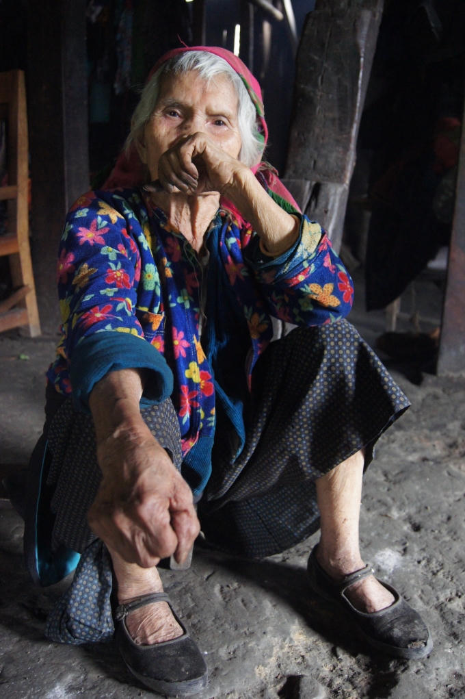 Cụ Vàng Thị Vá (95 tuổi)