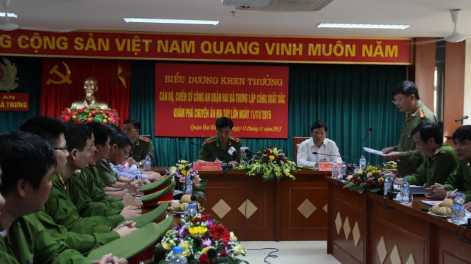 Toàn cảnh buổi lễ biểu dương, khen thưởng tại Công an Quận Hai Bà Trưng chiều 12/11.