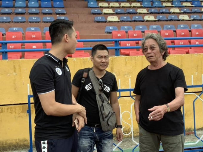 Nhạc sĩ Phó Đức Phương kỳ vọng sẽ cùng khán giả hai đội một lần nữa, “thổi bùng” tinh thần thi đấu nhiệt huyết của Quang Hải, Văn Hậu, Xuân Trường, Văn Thanh, …