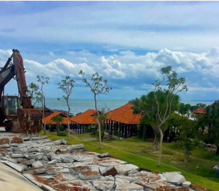 Quán cafe Dốc Hoàng Hôn trước khi tháo dỡ. Ảnh: M.M