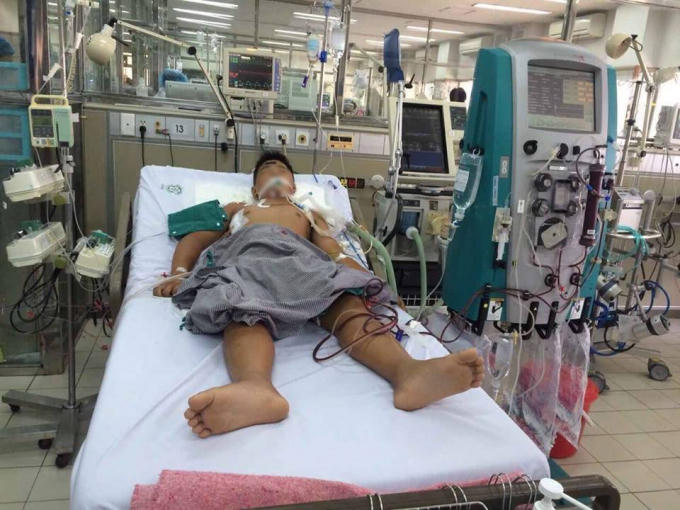 Cháu Hưng đã không qua khỏi dù được các bác sĩ tận tình cứu chữa.