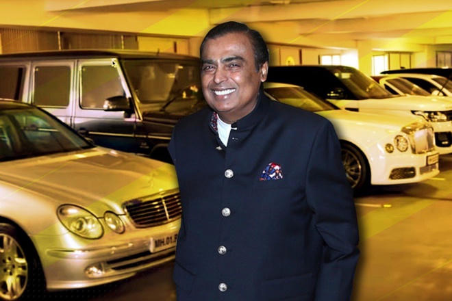 Mukesh Ambani: Tỷ phú giàu nhất châu Á sở hữu bộ sưu tập siêu xe đồ sộ, trong đó có một chiếc Rolls-Royce Cullinan và Bentley Bentayga. Chiếc xe đắt nhất trong bộ sưu tập của tỷ phú Ấn Độ là BMW 760i bọc thép được đặt làm riêng, giá 1,4 triệu USD. Ảnh: SCMP.
