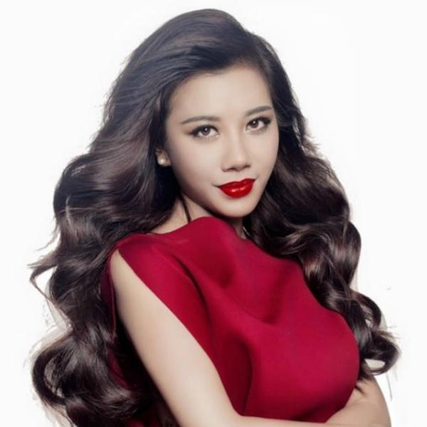 Phượng Vũ cũng góp mặt trong đêm nhạc của người thầy Đàm Vĩnh Hưng.