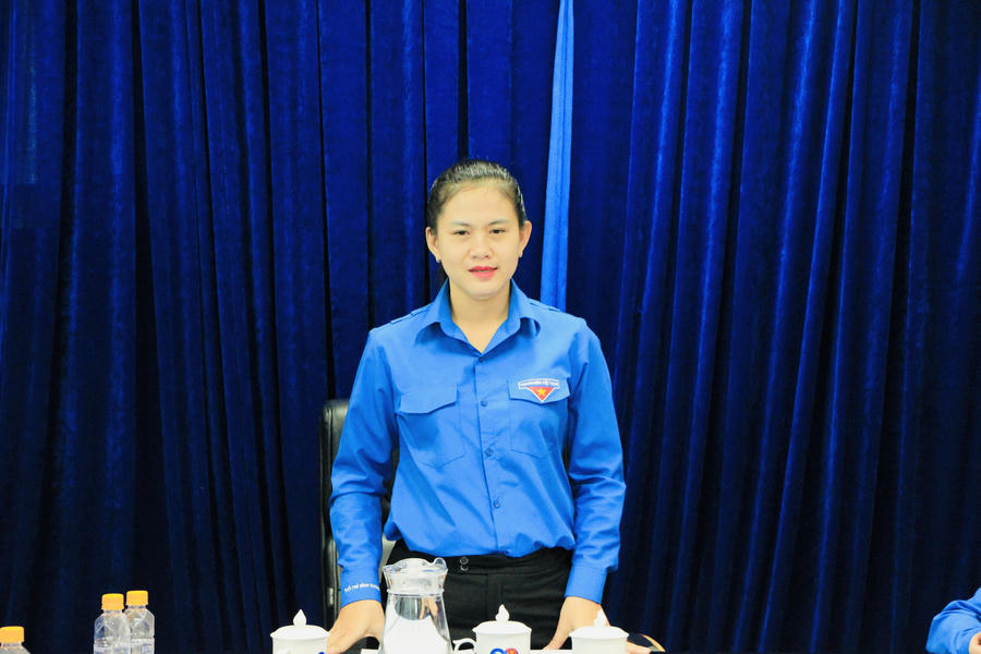 Bà Trần Thị Diễm Trinh - Bí thư Tỉnh đoàn tỉnh Bình Dương phát biểu chúc mừng.