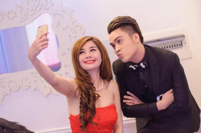 Lưu Kỳ Hương vui vẻ "tự sướng" cùng MC Thái Dũng