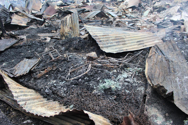 Hàng trăm người dân chẳng kịp trở tay, mang theo gì trong cơn nguy cấp vì ngọn lửa bùng cháy dữ dội.