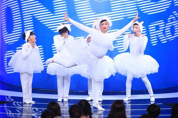 5 vị trưởng phòng trong phần mở màn. Ảnh: Internet