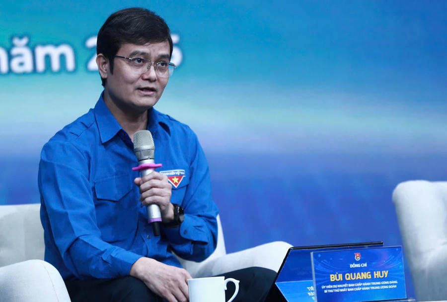 Bí thư thứ nhất TƯ Đoàn Bùi Quang huy chia sẻ tại Diễn đàn.