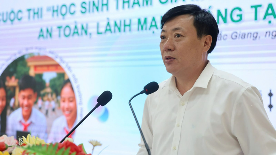 Thầy giáoTrần Duy Phương - Hiệu trưởng trường THPT chuyên Bắc Giang phát động Cuộc thi