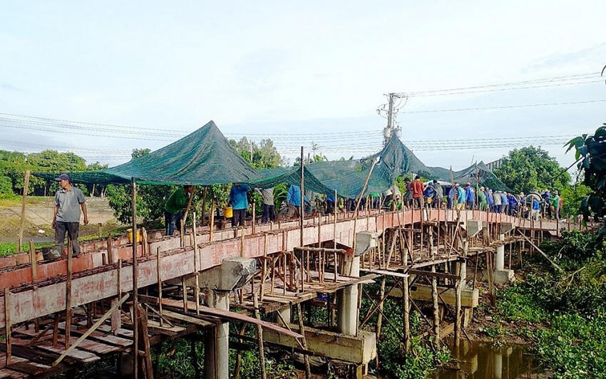 Mô hình cầu bê tông "xã hội hóa" dần tiến tới góp phần xóa bỏ cầu tạm tại vùng ĐBSCL