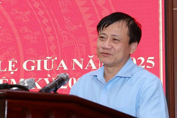 Ông Mai Thanh Long, TUV, Phó Chủ tịch HĐND tỉnh Nam Định phát biểu tại hội nghị.