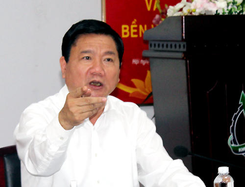 Bí thư Thành ủy TP HCM Đinh La Thăng chủ trì buổi làm việc với Sở Khoa học - Công nghệ. Ảnh: M.Q