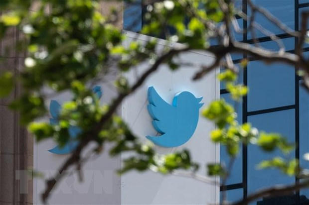 Biểu tượng Twitter tại trụ sở ở San Francisco, Mỹ. (Ảnh: AFP/TTXVN)