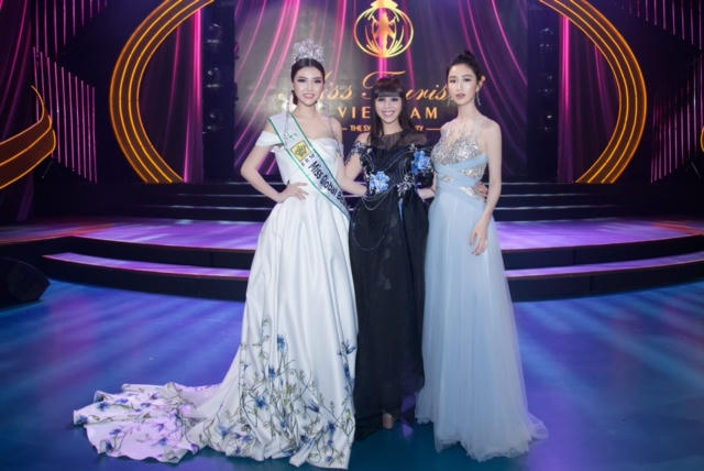 Hoa hậu Hằng Nguyễn và Hà Thu trước đó đã đồng hành cùng các thí sinh trong các phần thi phụ, hoa hậu Hằng Nguyễn từng chấm phần thi áo tắm và thời trang. Trong khi đó, Hà Thu là giám khảo phần thi tài năng. Ngoài đời, Hằng Nguyễn và Hà Thu rất thân thiết, Thu còn nhận lời làm người mẫu chụp ảnh cho thương hiệu thời trang của Hằng Nguyễn cũng như tham dự nhiều sự kiện chung trước đó.