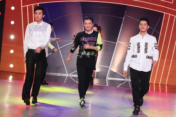 Bộ ba quyền lực tạo dáng trên sân khấu