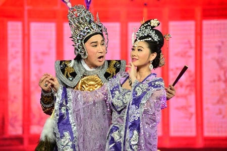 Kim Tử Long quỳ gối xin cưới con gái của NSND Thanh Tòng.