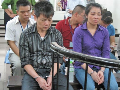 Đào Thành Long - cựu Tổng Giám đốc Công ty CP Phát triển nguồn nhân lực và dịch vụ dầu khí Việt Nam và các đồng phạm tại phiên tòa
