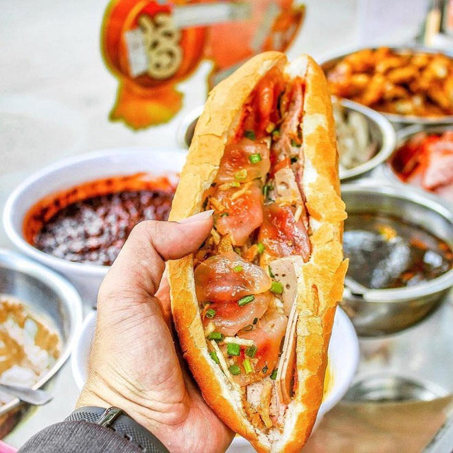 Bánh mì bột lọc, món ngon khó cưỡng của Huế. (Ảnh: banh_mi_viet_nam)
