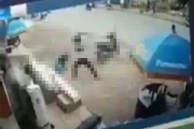 nguyen-nhan-bao-ve-sieu-thi-dien-may-bi-chem-nguy-kich-o-ha-noi-2