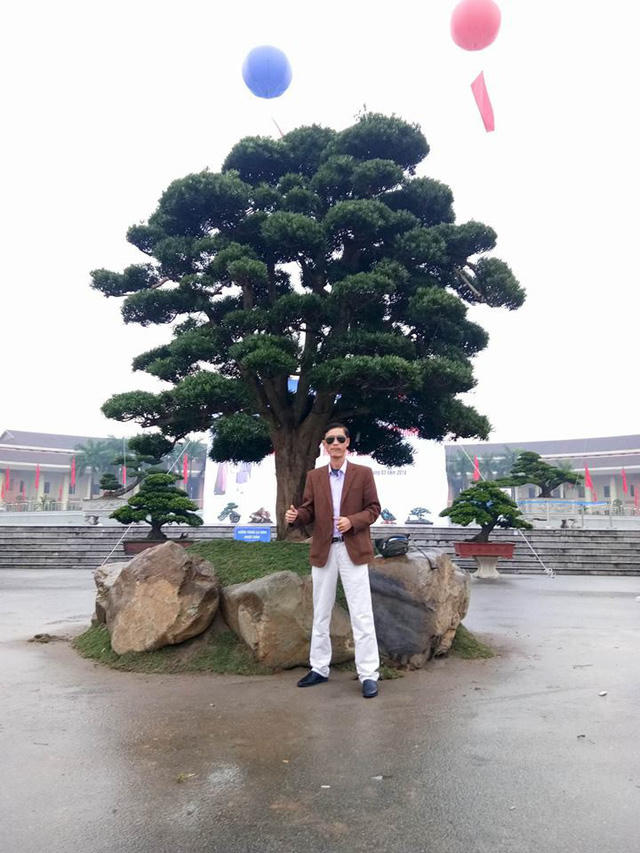 Mới đây, 3 cây tùng la hán ở vườn ông Lành được mang đi triển lãm sinh vật cảnh ở Bắc Ninh và thu hút sự chú ý đặc biệt của dư luận. Trong đó, 2 cây trong số này đã được ông Lành bán đứt với giá 4 tỷ đồng mỗi cây.