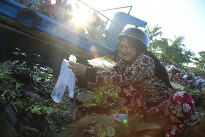 Hoan hỷ sau khi thả xong.