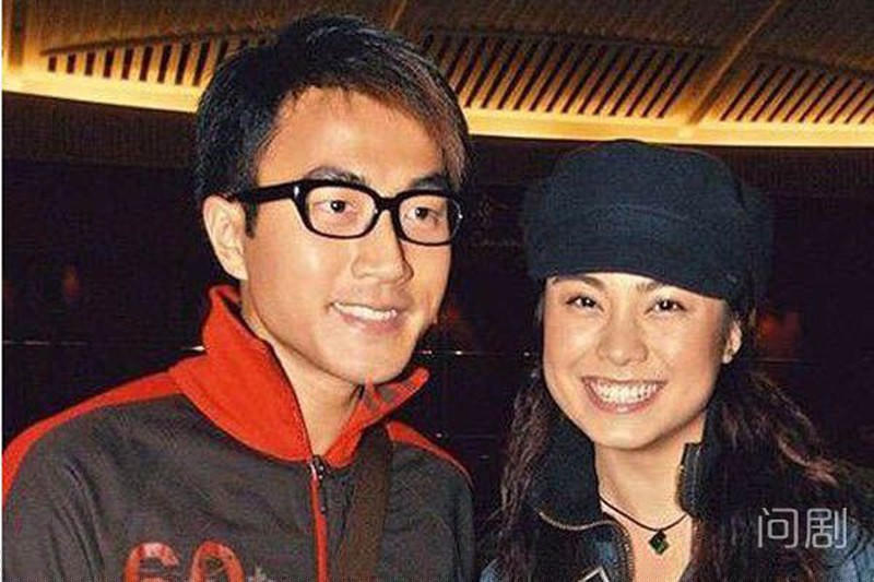 Liêu Bích Nhi có nhiều bạn tình, trong ảnh là diễn viên Lưu Khải Uy.  