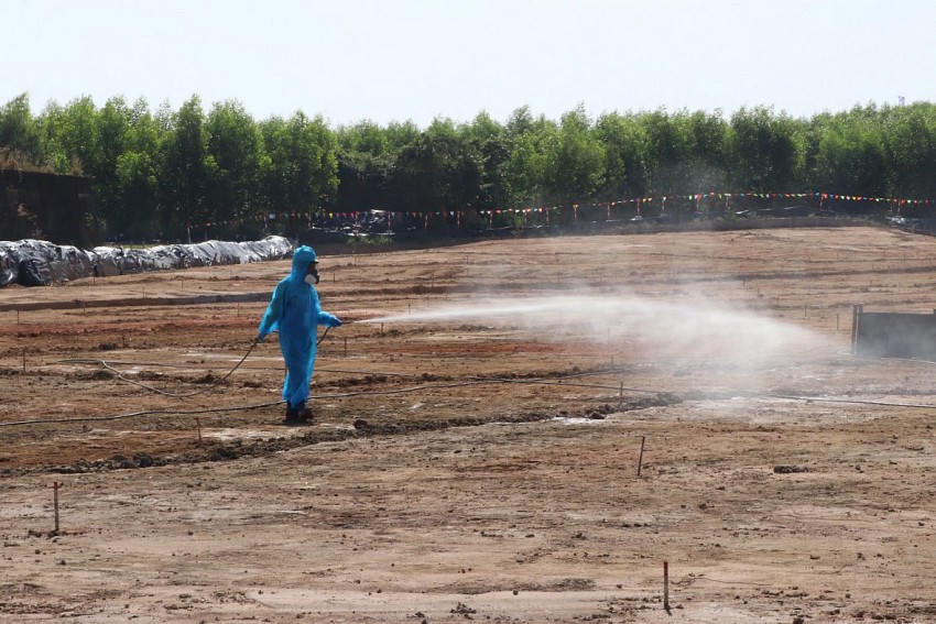 Xử lý dioxin ở sân bay Biên Hoà.