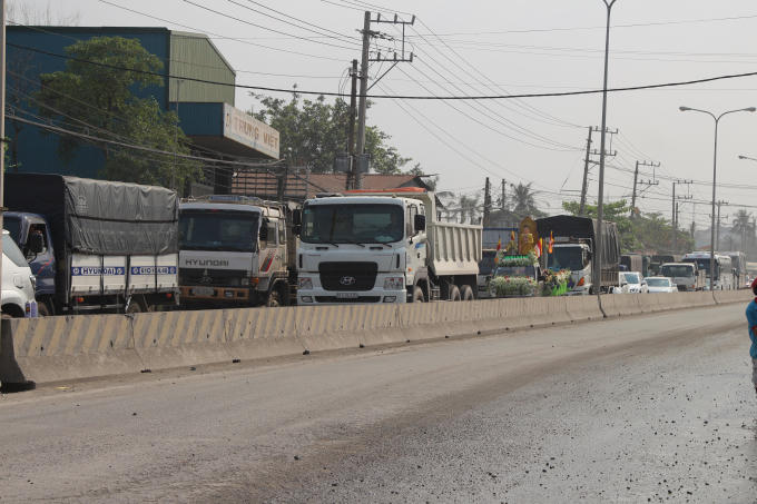 Kẹt xe nghiêm trọng trên quốc lộ1K.