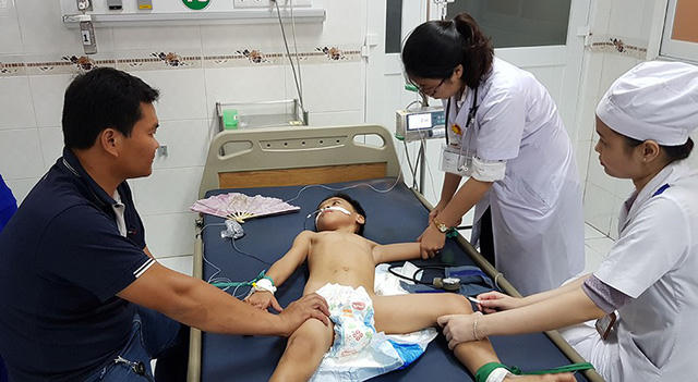 Hiện tại 3 bé đang hôn mê, co giật